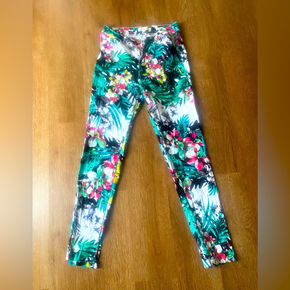 Floral printed jeans! Tight fit